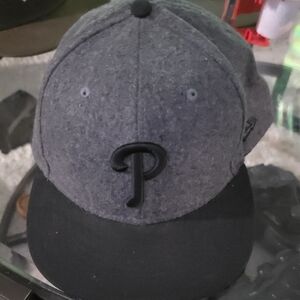 Phillies Wool New Era Dark Gray and Black Fitted Cap 7 3/8 (719)